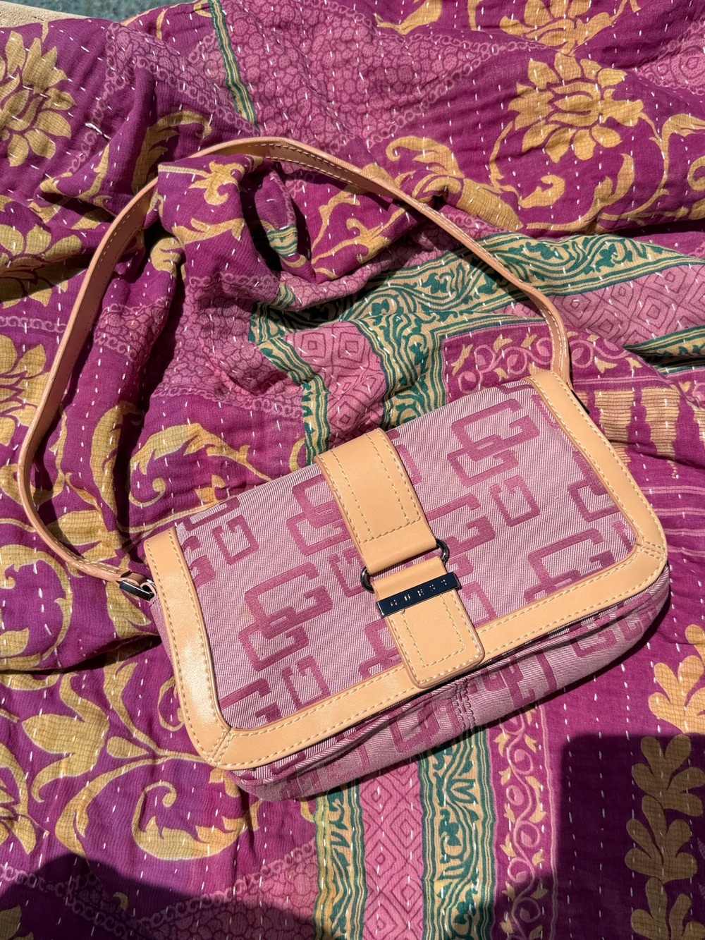Vintage Guess - logo shoulder bag